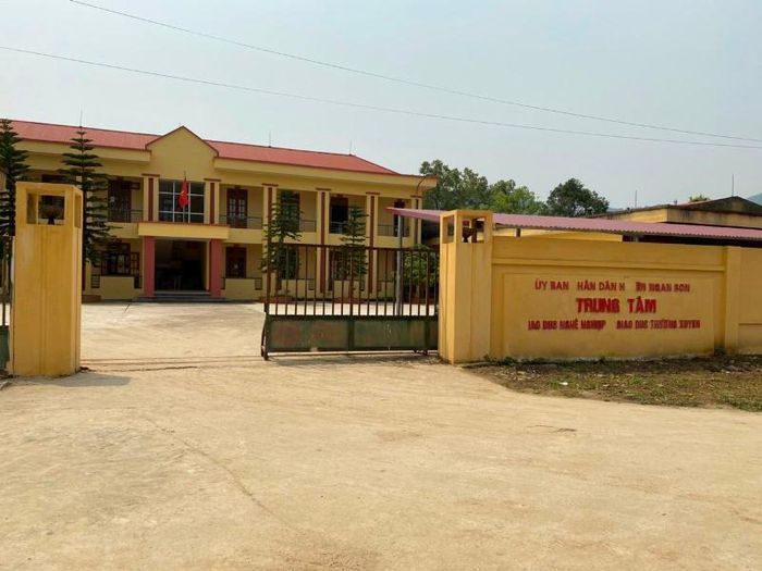 Khởi tố giám đốc Trung tâm giáo dục thường xuyên chiếm đoạt tài sản