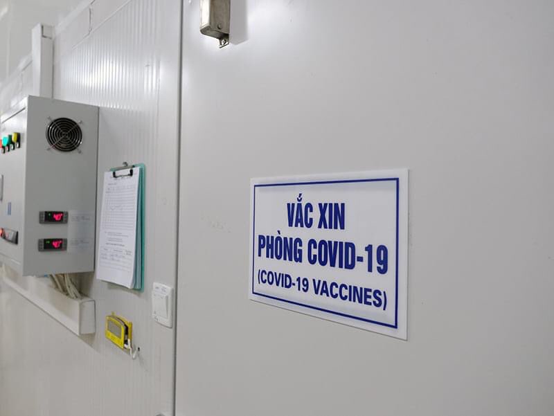 Ph&oacute; Thủ tướng Vũ Đức Đam n&oacute;i g&igrave; tại lễ tiếp nhận 811.200 liều vắc-xin Covid-19? - Ảnh 2.