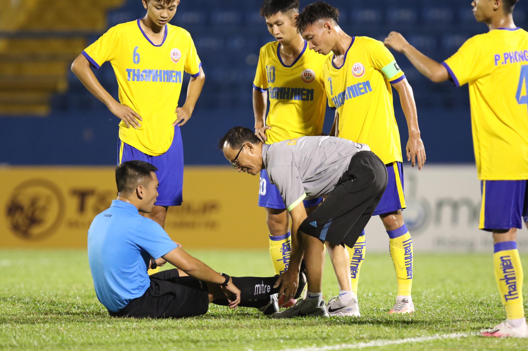 U19 Đồng Tháp ngược dòng thắng ngoạn mục U19 Bình Định - Ảnh 4.