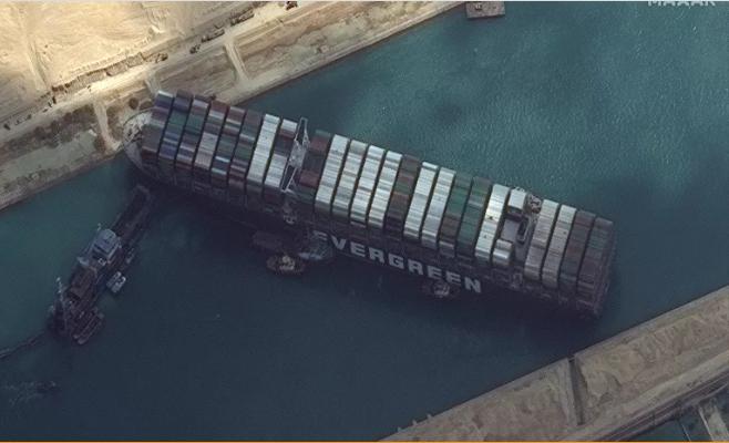 Giải tỏa kênh đào Suez: Tổng chi phí có thể lên tới 1 tỉ USD
