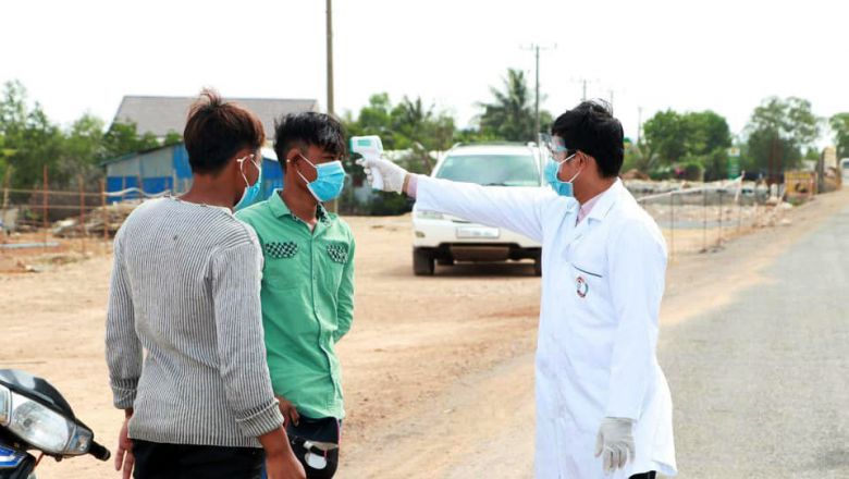 Covid-19: Campuchia giới nghi&ecirc;m thủ đ&ocirc;, Ph&aacute;p phong tỏa to&agrave;n quốc - Ảnh 1.