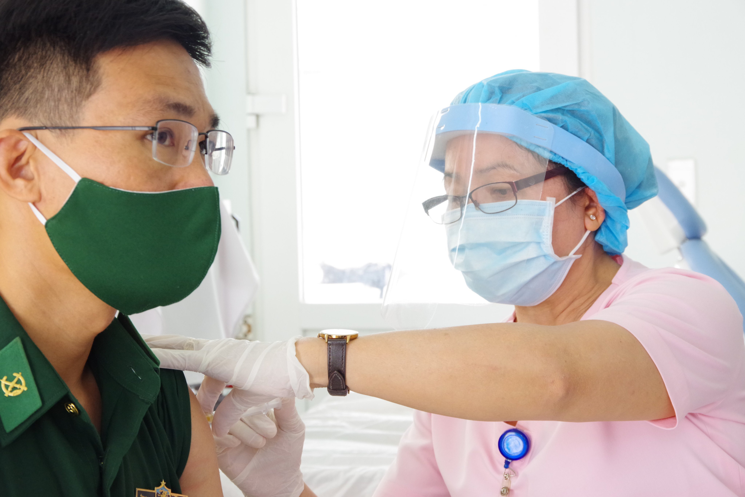 Tiêm vắc-xin Covid-19 cho cán bộ, chiến sĩ biên phòng Tây Ninh - Ảnh 3.