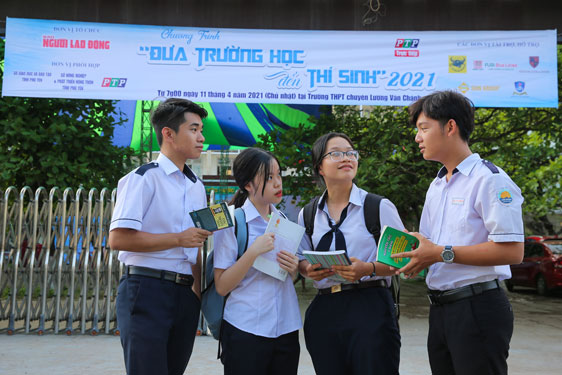Hôm nay 11-4, "Đưa trường học đến thí sinh" 2021 tại Phú Yên: Cơ hội "vàng" trước khi đặt bút dự thi