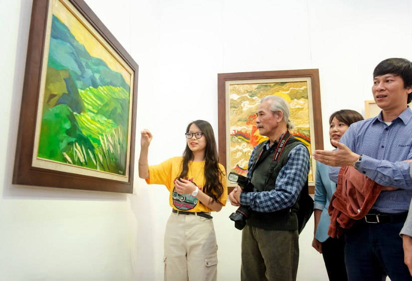 Nữ sinh H&agrave; Nội tổ chức triển l&atilde;m đặc biệt Hồi hải m&atilde; g&acirc;y quỹ từ thiện - Ảnh 2.