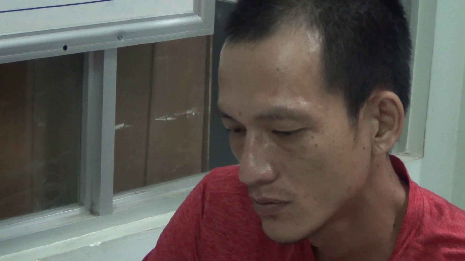 CLIP: H&agrave;nh tr&igrave;nh bắt khẩn cấp gi&aacute;m đốc bệnh viện v&agrave; c&aacute;c đối tượng li&ecirc;n quan vụ giết người - Ảnh 6.