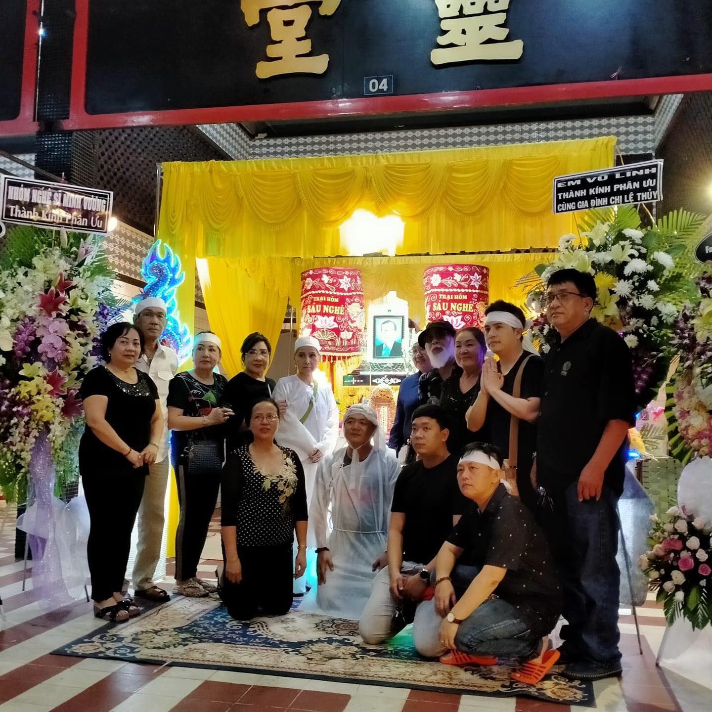 Nhiều nghệ sĩ tiễn đưa nhạc sĩ Thanh Li&ecirc;m, NSND Lệ Thủy x&uacute;c động nghẹn lời - Ảnh 6.