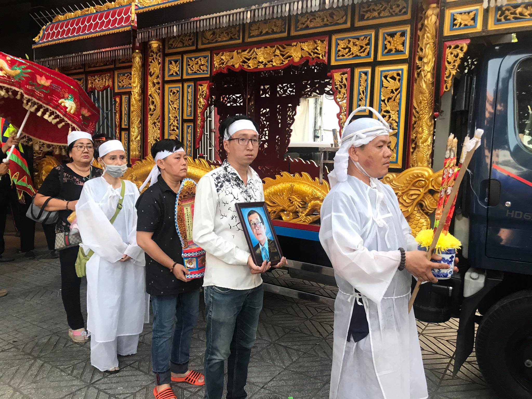 Nhiều nghệ sĩ tiễn đưa nhạc sĩ Thanh Li&ecirc;m, NSND Lệ Thủy x&uacute;c động nghẹn lời - Ảnh 3.