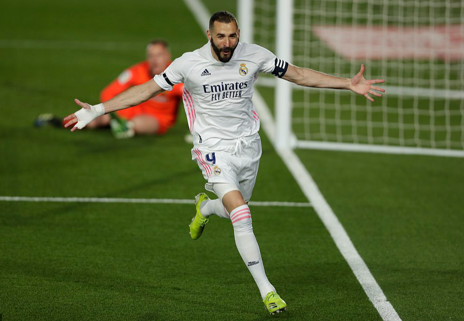 Hạ Barcelona ở siêu kinh điển, Real Madrid soán ngôi đầu La Liga - Ảnh 3.