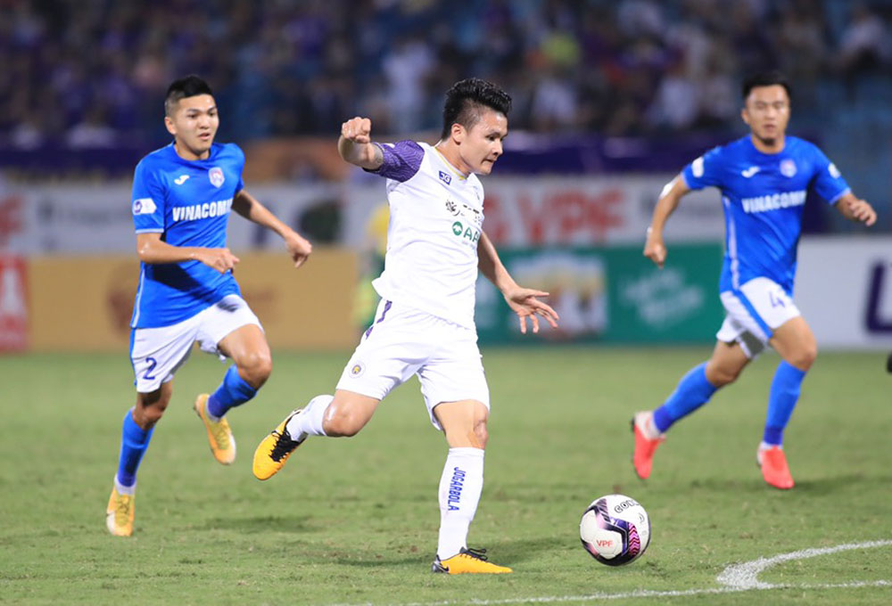 Quang Hải tỏa sáng, Hà Nội FC đè bẹp Than Quảng Ninh
