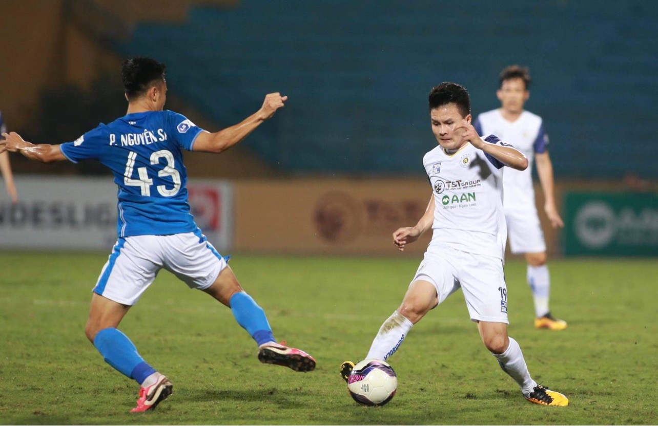 H&agrave; Nội FC thắng đậm vẫn tiếp tục thay tướng - Ảnh 1.
