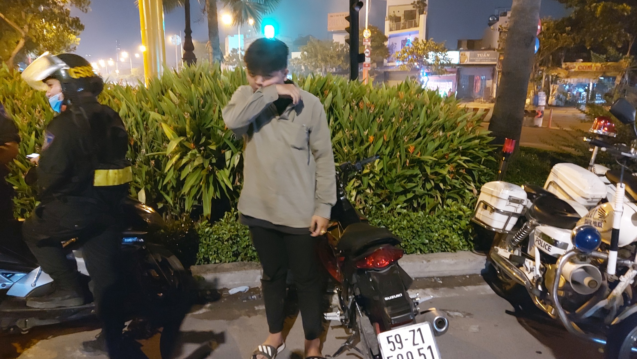TP HCM: Con 16 tuổi đi đêm, mẹ nhắn tin khẩn thiết "nghe lời mẹ ở nhà đi con"
