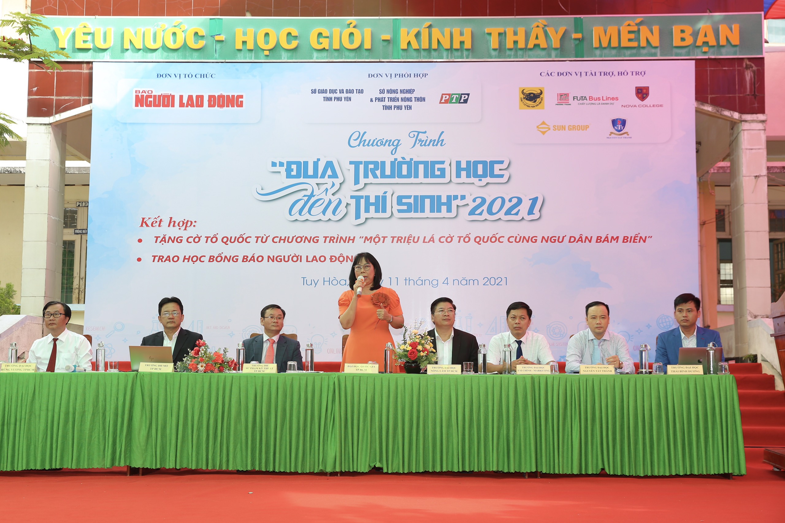 Đưa trường học đến thí sinh: Học tiếng Trung sau này sẽ làm gì? - Ảnh 5.