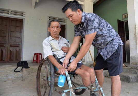 ĐI QUA NỖI ĐAU BOM MÌN (*): Những người thoát chết