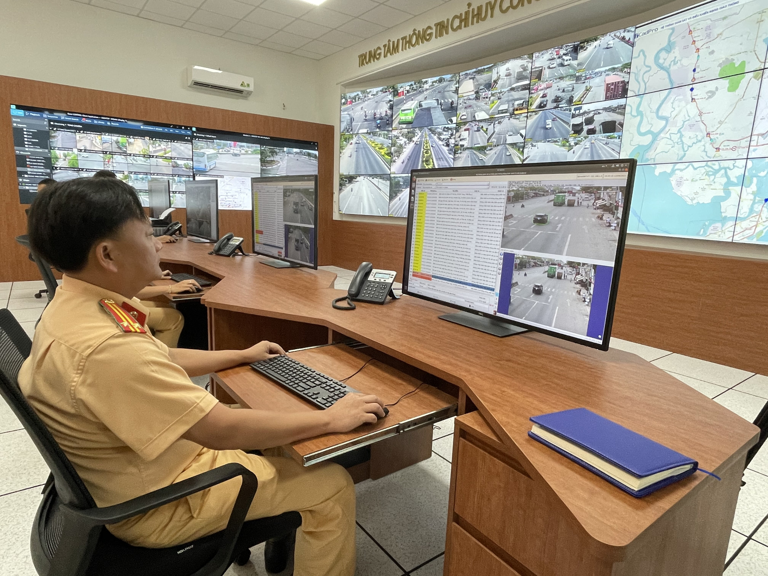 Gần 4.000 phương tiện vi phạm trong ngày đầu vận hành "mắt thần"