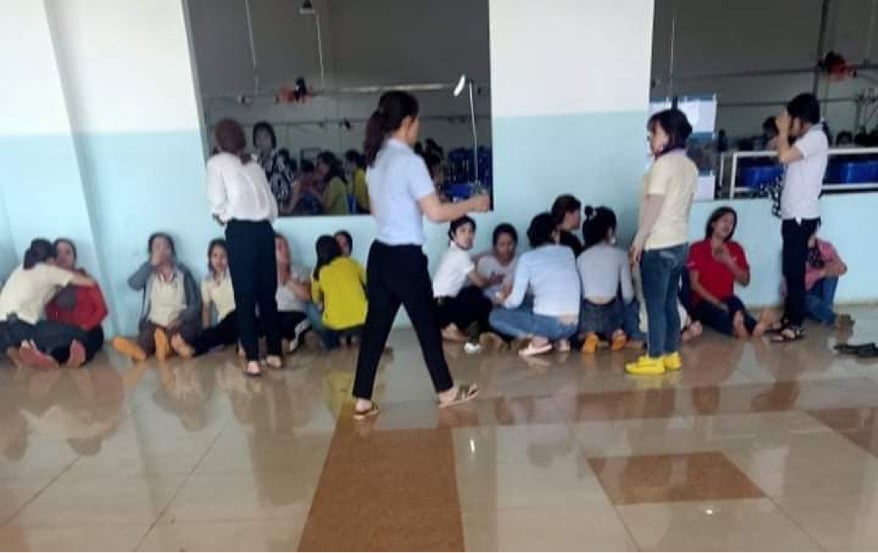 H&agrave;ng chục c&ocirc;ng nh&acirc;n đau đầu, n&ocirc;n &oacute;i phải nhập viện sau bữa trưa - Ảnh 1.