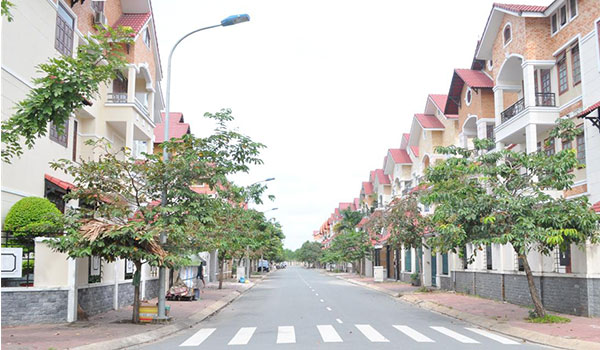 Quay lưng rồi khóc!