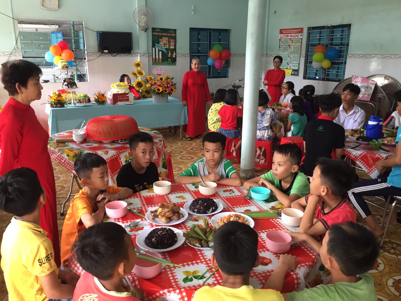 Hình thành thói quen ăn uống lành mạnh và lối sống năng động cho trẻ nhỏ - Ảnh 1.