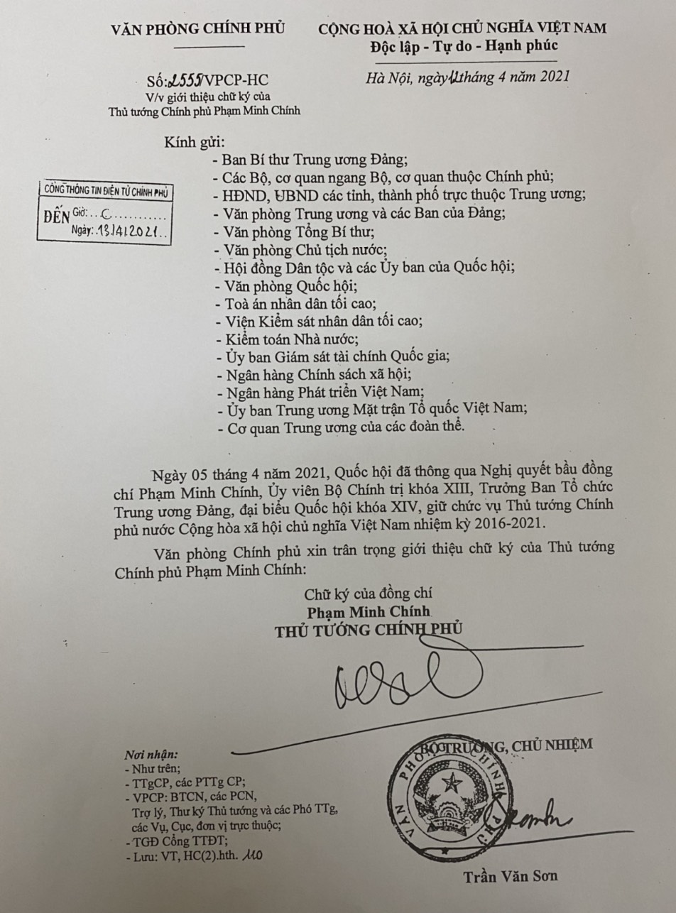 Giới thiệu chữ k&yacute; của Thủ tướng Phạm Minh Ch&iacute;nh, 2 t&acirc;n Ph&oacute; Thủ tướng - Ảnh 2.