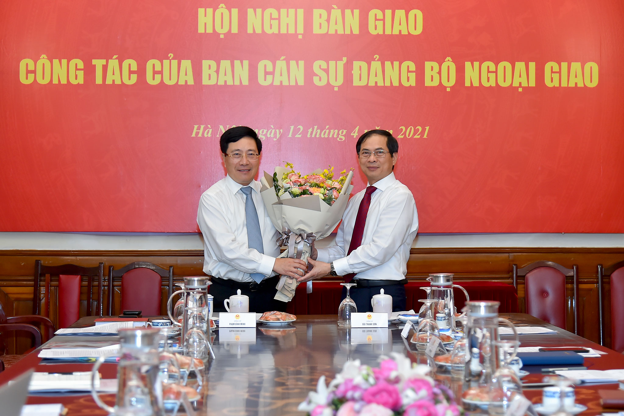 Phó Thủ tướng Phạm Bình Minh bàn giao nhiệm vụ Bộ trưởng Ngoại giao