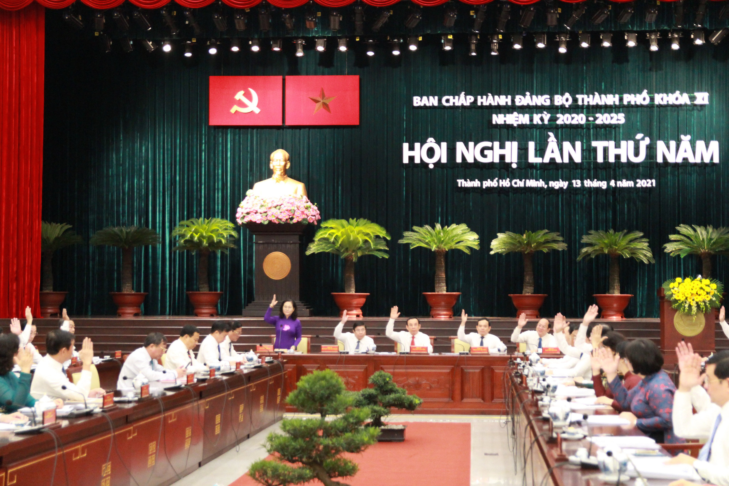 Bí thư Nguyễn Văn Nên: Công tác phòng, chống dịch Covid-19 vẫn là ưu tiên số một - Ảnh 2.