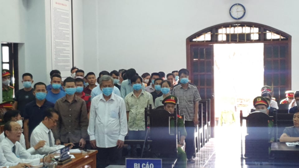 Đề nghị mức &aacute;n đối với đại gia Trịnh Sướng v&agrave; đồng phạm sản xuất, bu&ocirc;n b&aacute;n xăng giả - Ảnh 1.