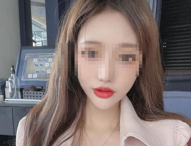 Hot girl rao bán ảnh 18+ qua livestream