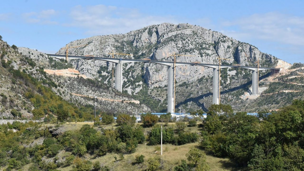 Trung Quốc lên tiếng về khoản nợ gần 1 tỉ USD của Montenegro