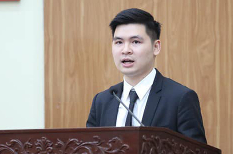 Con trai "bầu Hiển" đăng ký bán nửa triệu cổ phiếu SHB