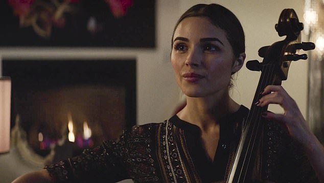 Mỹ nh&acirc;n Olivia Culpo g&acirc;y bất ngờ với vẻ đẹp gợi cảm - Ảnh 3.