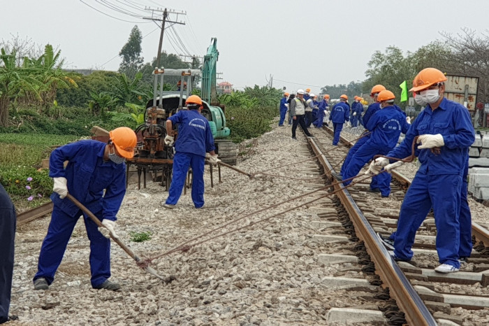 Hơn 11.000 lao động bị nợ lương, Tổng công ty Đường sắt “cầu cứu" Thủ tướng