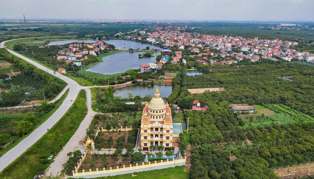 Lóa mắt những tòa lâu đài mạ vàng của đại gia tỉnh lẻ - Ảnh 2.