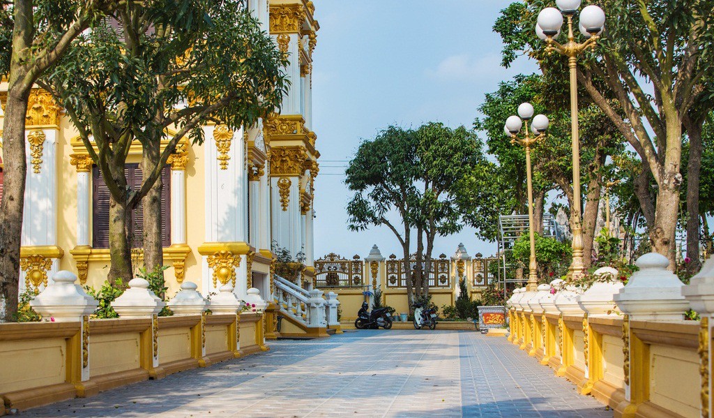 Lóa mắt những tòa lâu đài mạ vàng của đại gia tỉnh lẻ - Ảnh 5.