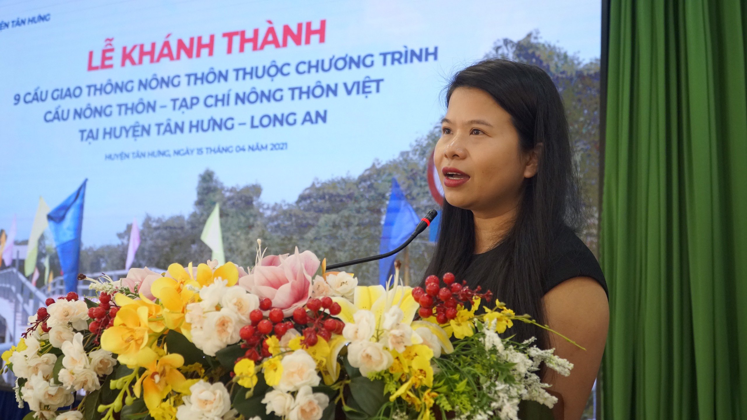 Nguy&ecirc;n Chủ tịch nước Trương Tấn Sang dự kh&aacute;nh th&agrave;nh 17 cầu n&ocirc;ng th&ocirc;n ở Long An - Ảnh 6.