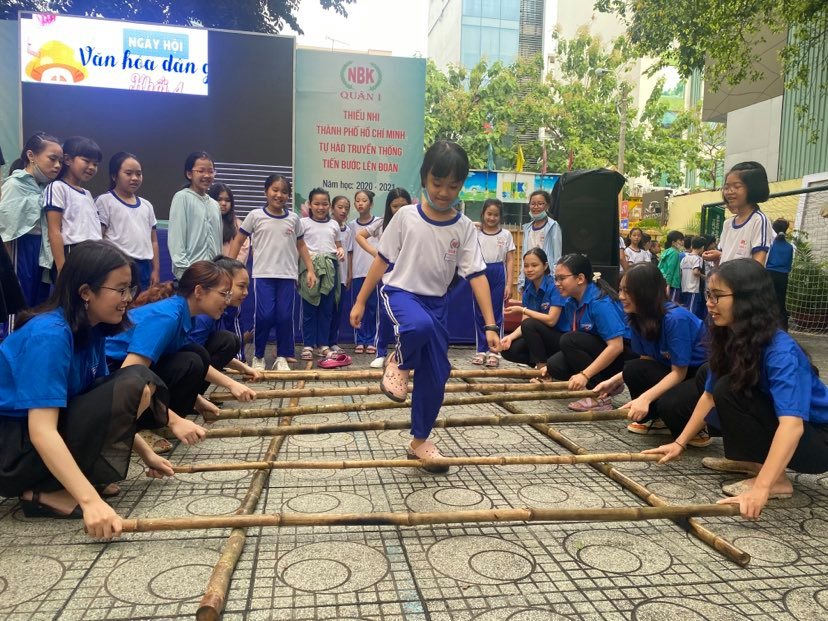 Năm học 2021-2022: TP HCM không tăng học phí