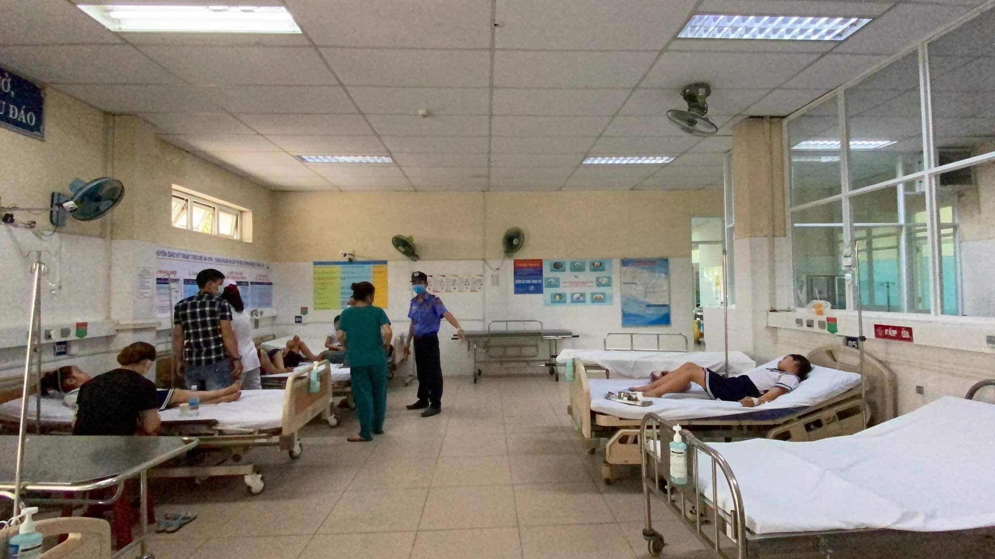 Chơi đất nặn slam, 34 học sinh lớp 3 ở Đà Nẵng nhập viện