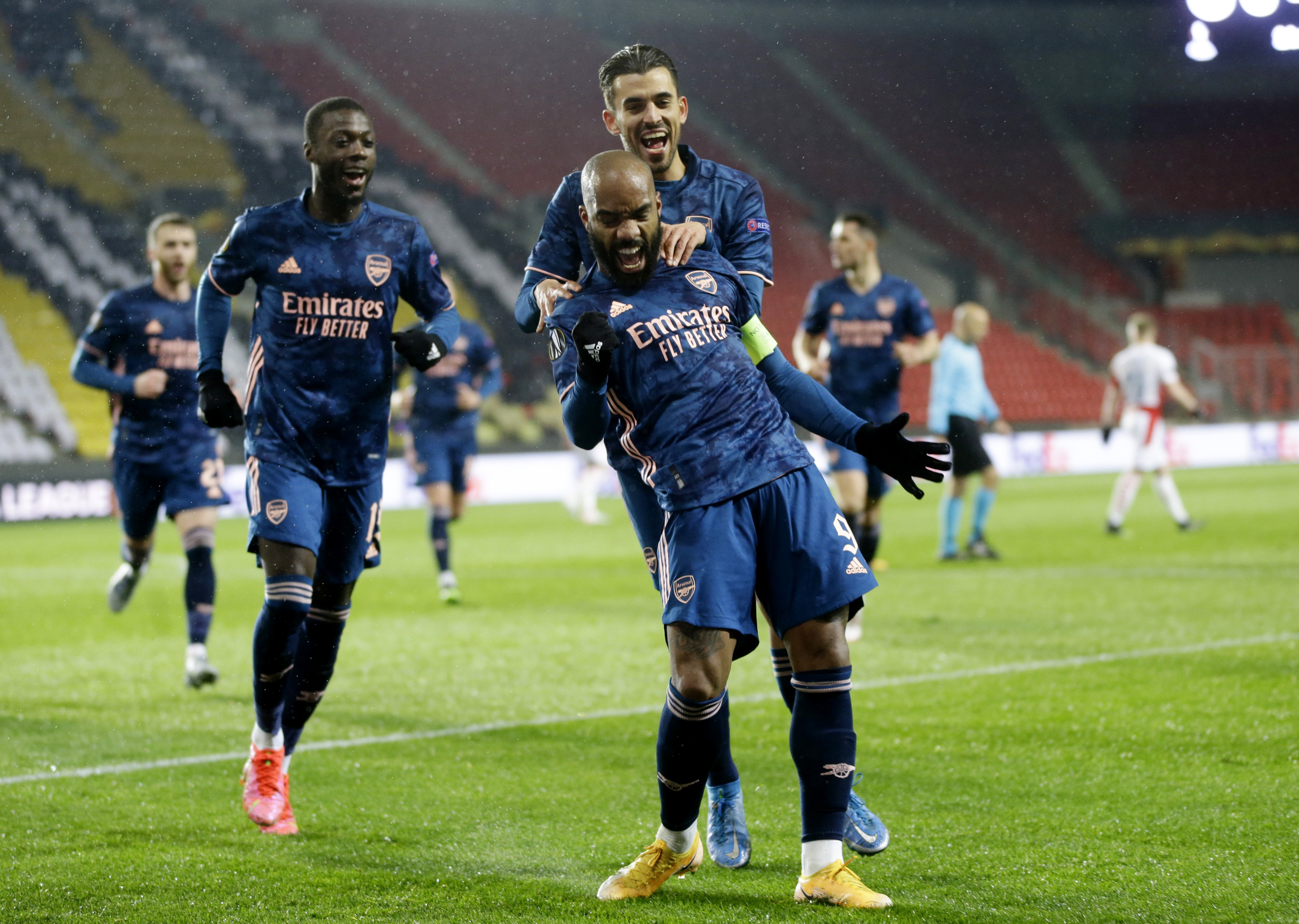 Arsenal đại phá Slavia Prague, đoạt vé bán kết Europa League