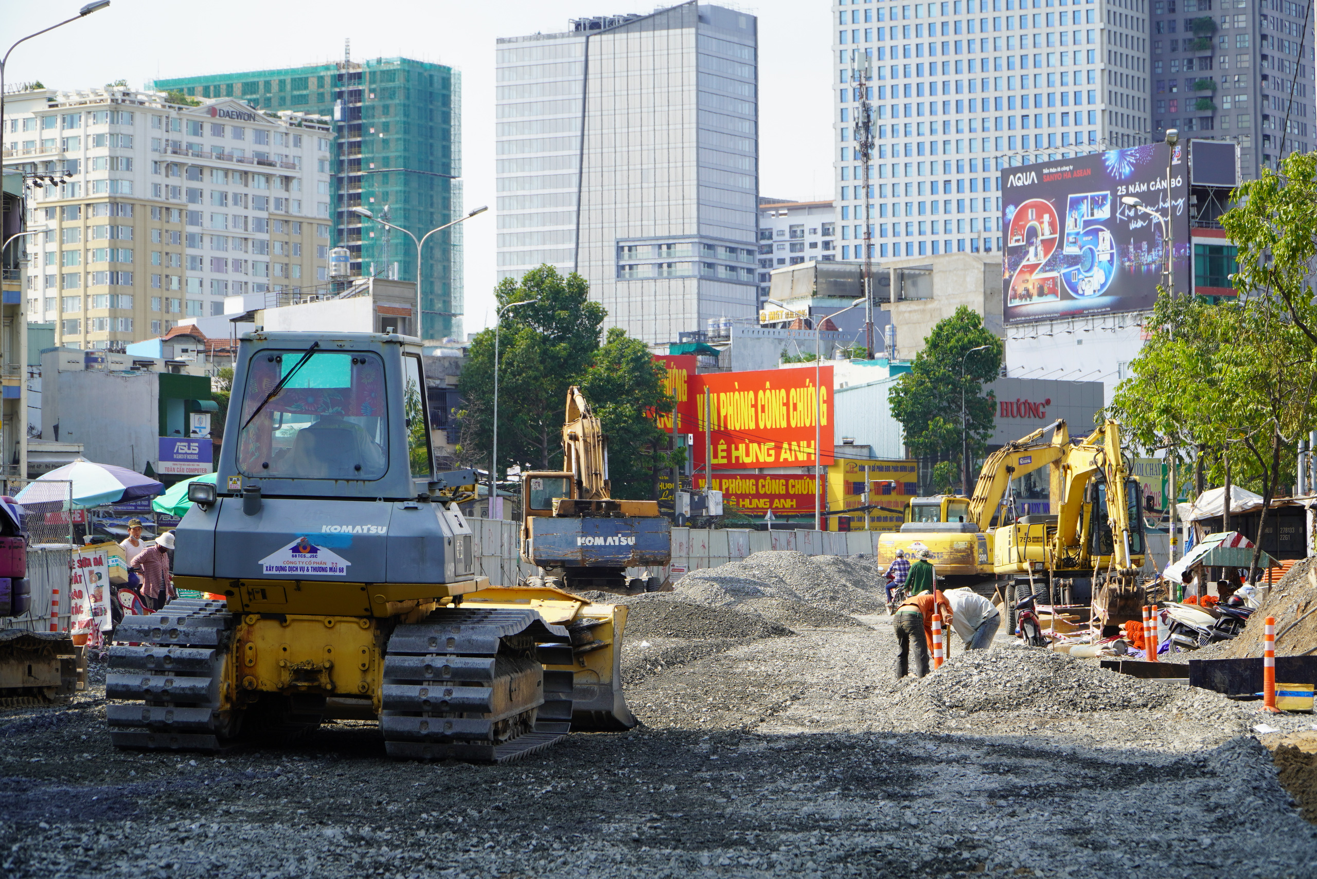 Ngày 20-4, TP HCM tạm dừng thi công các công trình - Ảnh 1.