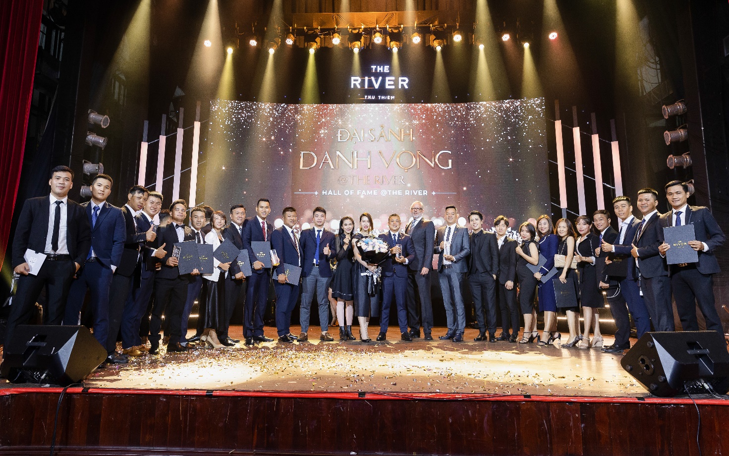 Đêm tri ân và tôn vinh các nhà phân phối xuất sắc của The River Thu Thiem - Ảnh 1.