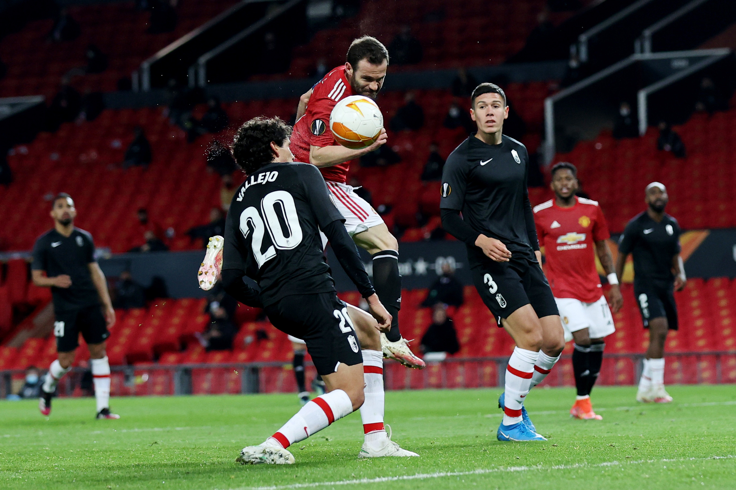 Europa League: Man United hạ gục Granada, mơ trận chung kết to&agrave;n Anh - Ảnh 4.