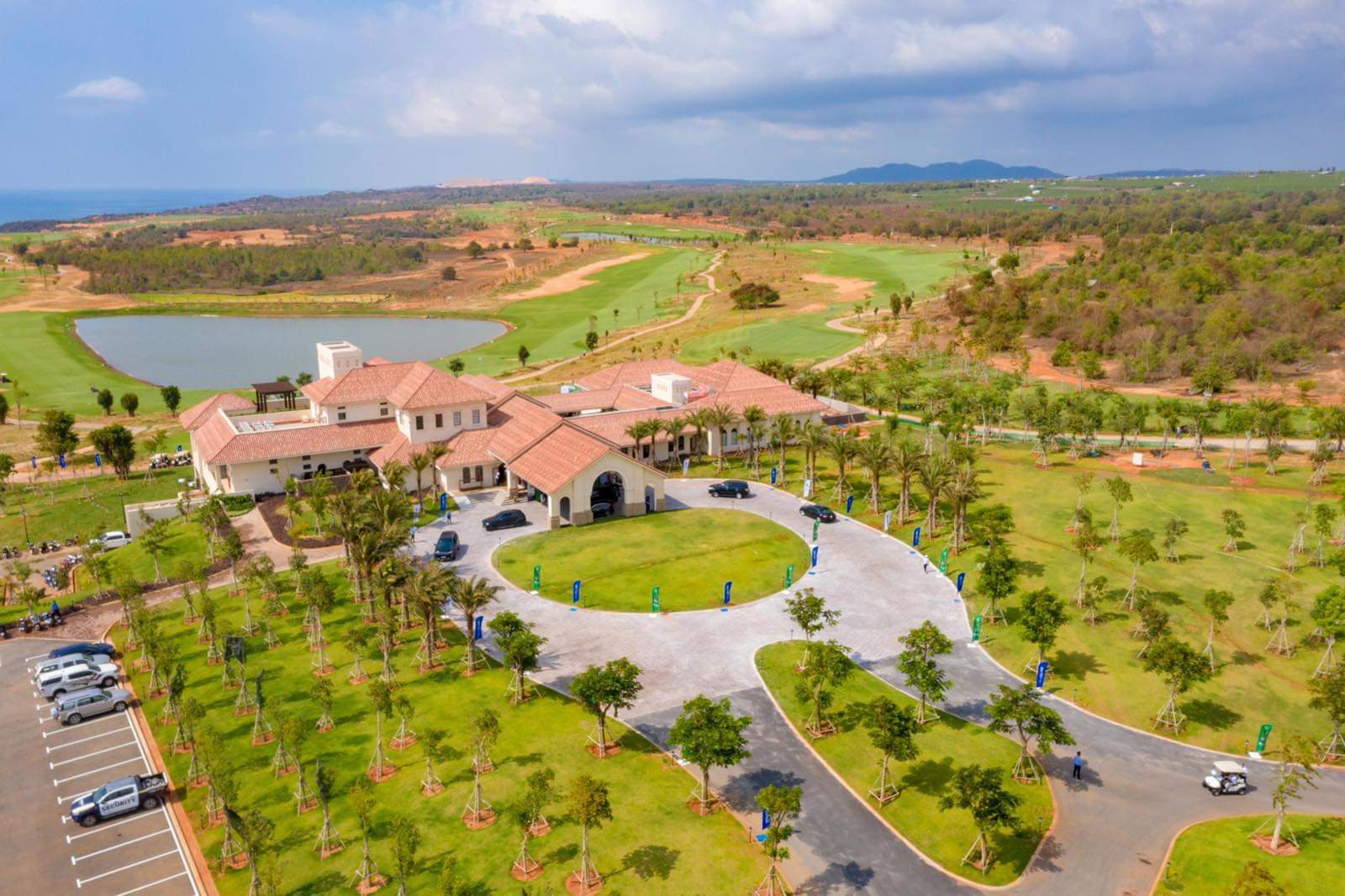 Hole-in-one 11 tỉ đồng có chủ ngay ngày khai mạc NovaWorld Friendship 2021 Tournament - Ảnh 3.