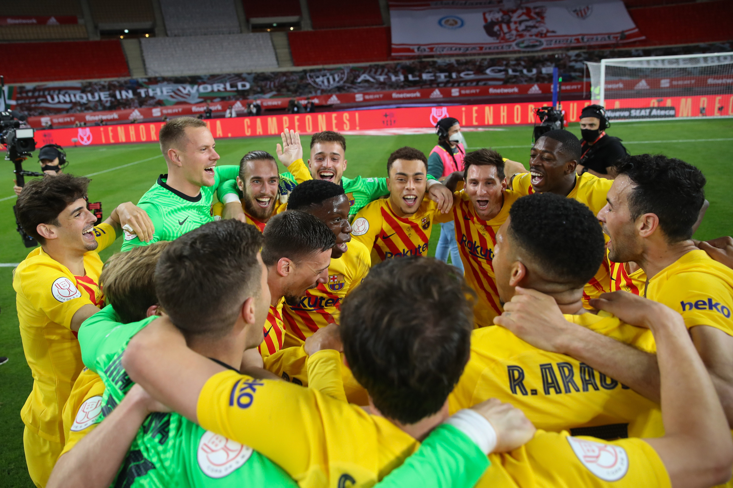 C&uacute;p Nh&agrave; vua: 12 ph&uacute;t rực s&aacute;ng chung kết, Barcelona l&ecirc;n ng&ocirc;i v&ocirc; địch  - Ảnh 7.