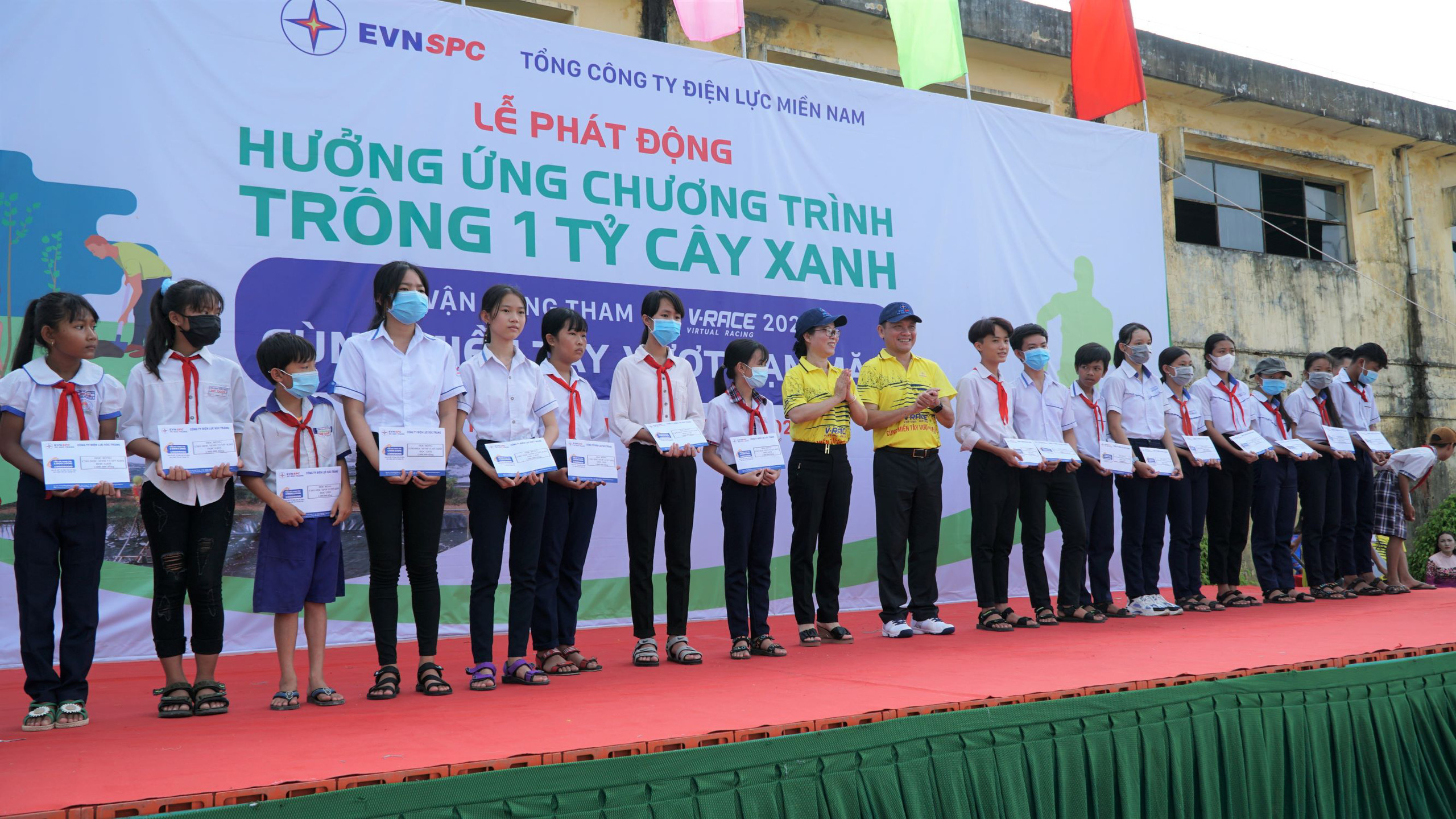 EVNSPC ph&aacute;t động trồng 1 tỉ c&acirc;y xanh bảo vệ m&ocirc;i trường tại S&oacute;c Trăng - Ảnh 7.