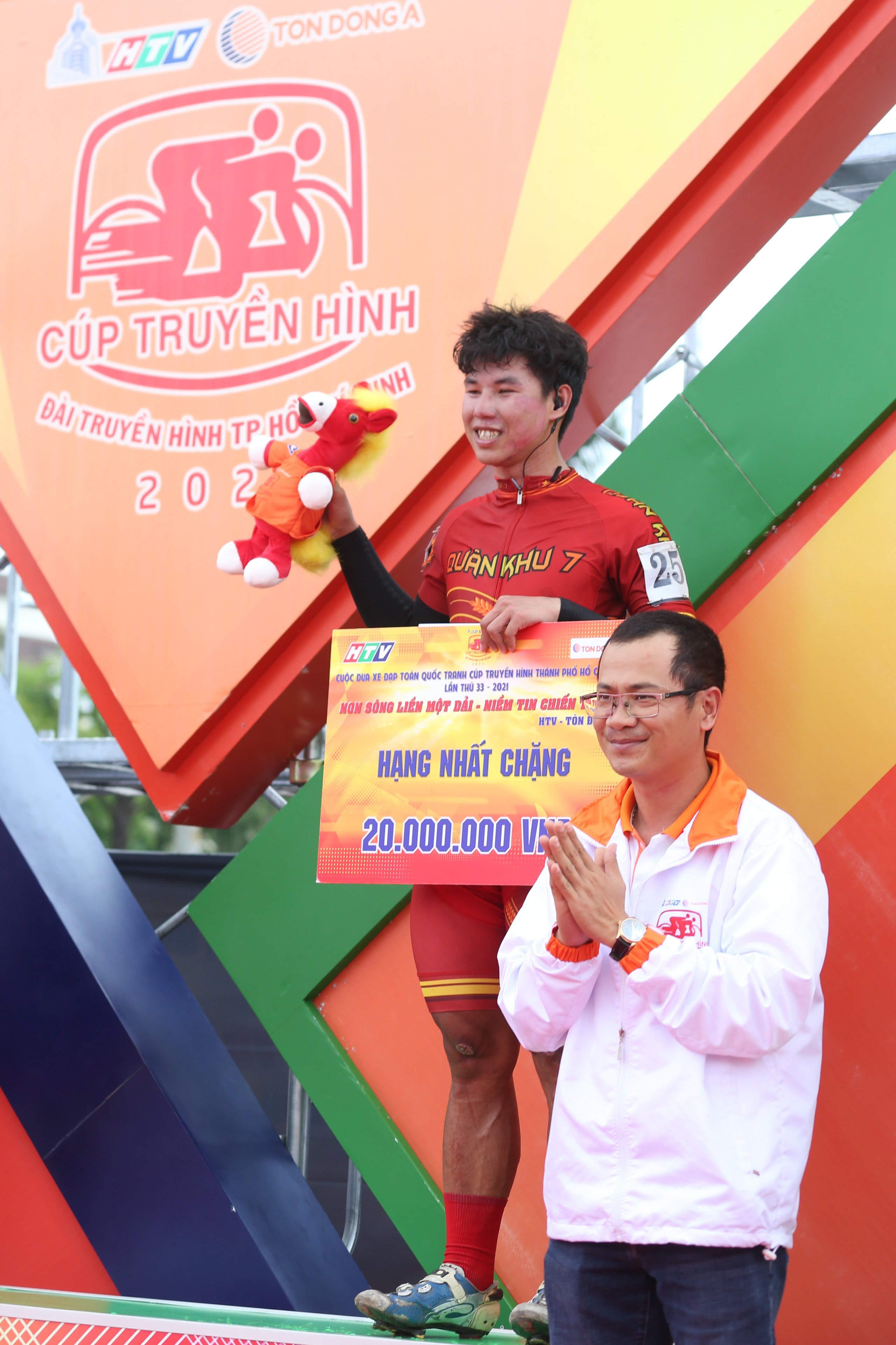 Cúp Truyền hình TP HCM: Bất ngờ từ thương binh Nguyễn Văn Nhã - Ảnh 3.