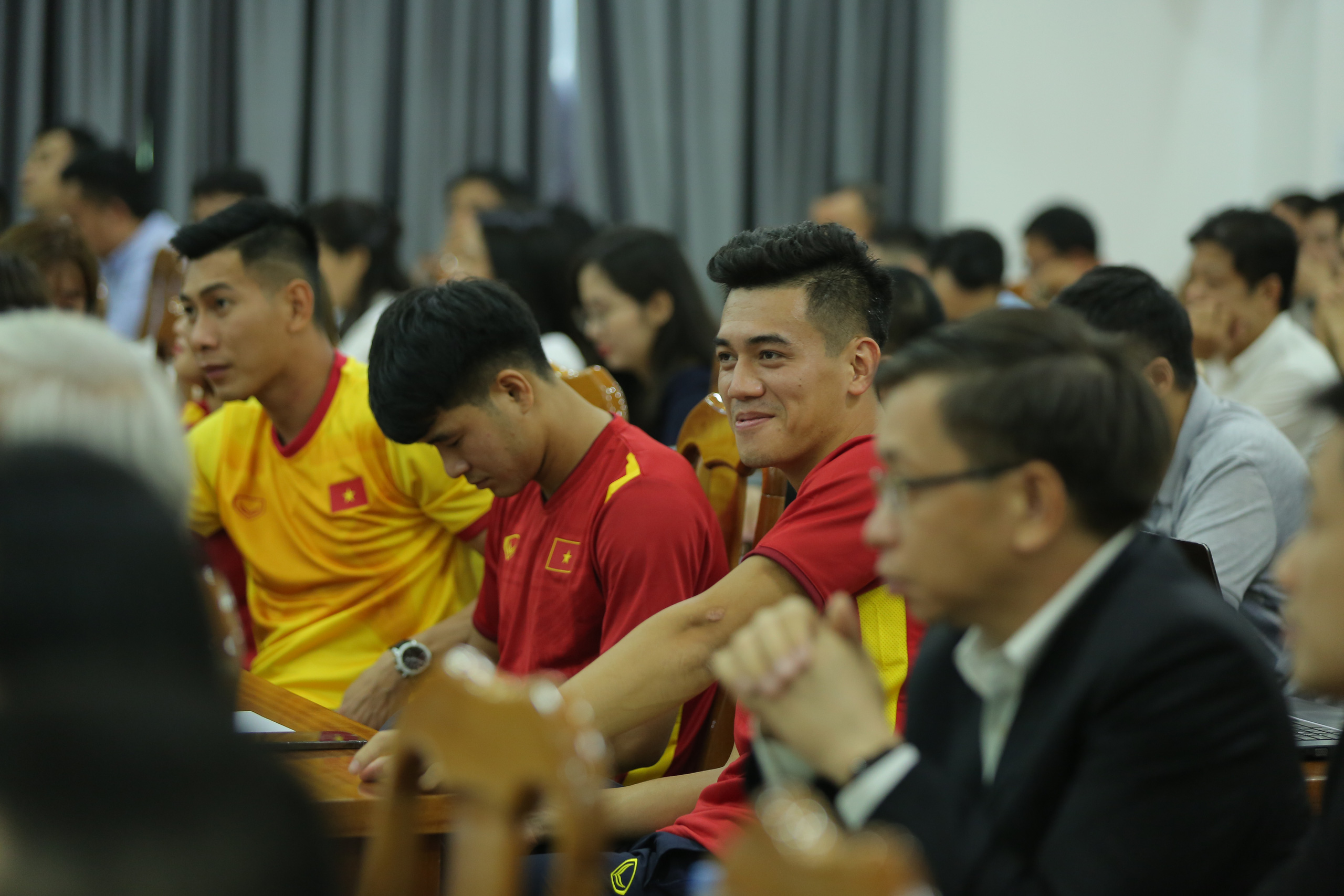 C&aacute;c đội tuyển b&oacute;ng đ&aacute; Quốc gia Việt Nam c&oacute; nh&agrave; t&agrave;i trợ vận chuyển đường kh&ocirc;ng - Ảnh 6.
