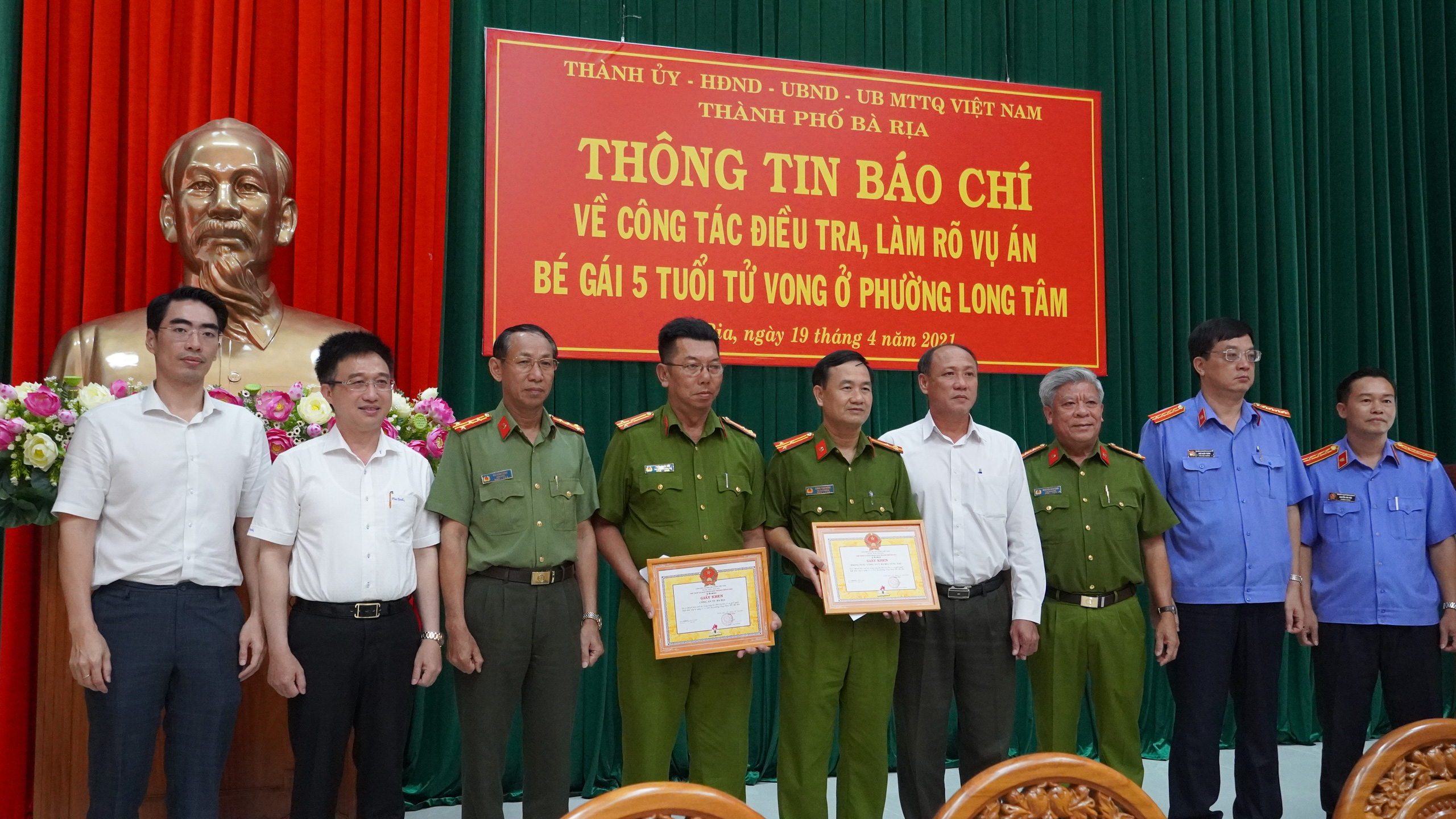 Nghi phạm x&acirc;m hại v&agrave; giết ch&aacute;u g&aacute;i 5 tuổi c&oacute; quen biết với gia đ&igrave;nh nạn nh&acirc;n - Ảnh 4.