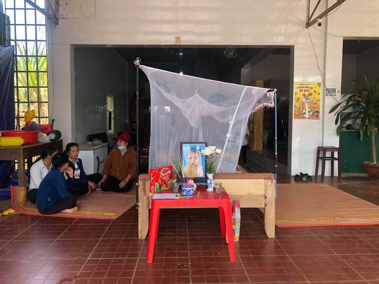 Ăn nhầm bả chó hình viên kẹo, 1 cháu bé tử vong, 1 cấp cứu