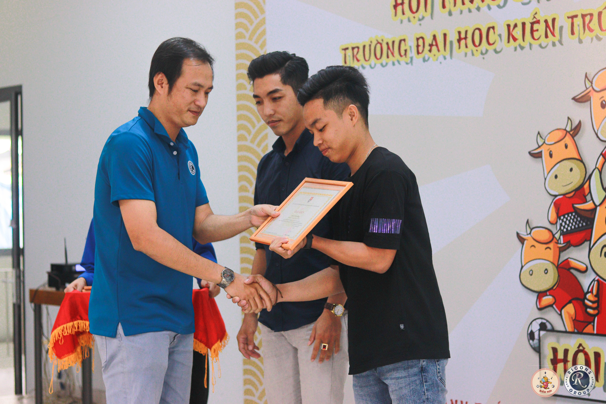 Trao giải hội thao Trường ĐH Kiến trúc TP HCM năm 2021 - Ảnh 3.