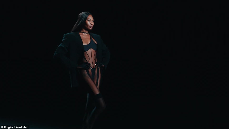 Si&ecirc;u mẫu Bella Hadid, Irina Shayk khoe vẻ gợi cảm  - Ảnh 15.