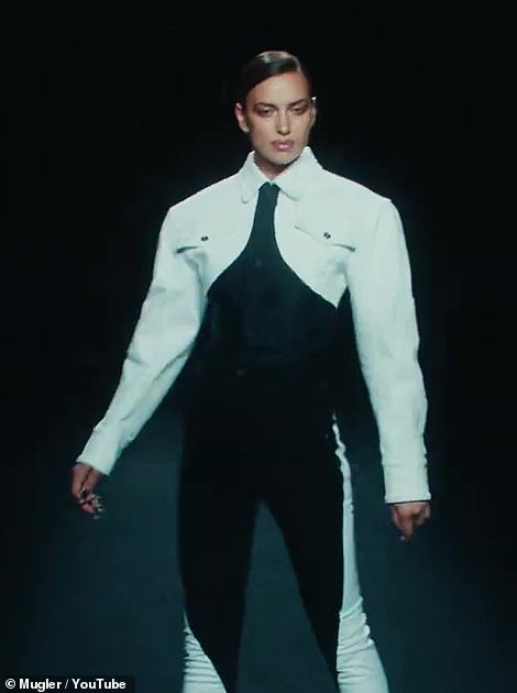 Si&ecirc;u mẫu Bella Hadid, Irina Shayk khoe vẻ gợi cảm  - Ảnh 10.