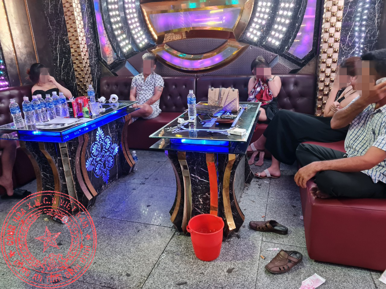 Ph&aacute;t hiện 52 nam, nữ đến ph&ograve;ng karaoke dự sinh nhật bạn bằng &ldquo;tiệc ma t&uacute;y&rdquo; - Ảnh 3.